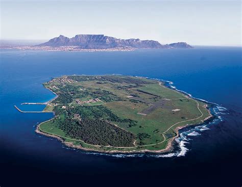  Nelson Mandela Captured: A Historic Escape and an Inspiring Reminder at Robben Island